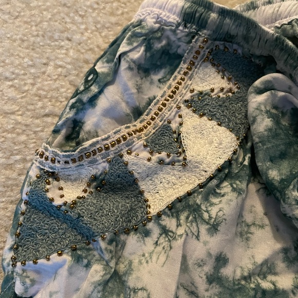 Summer shorts Size Medium - Picture 5 of 7